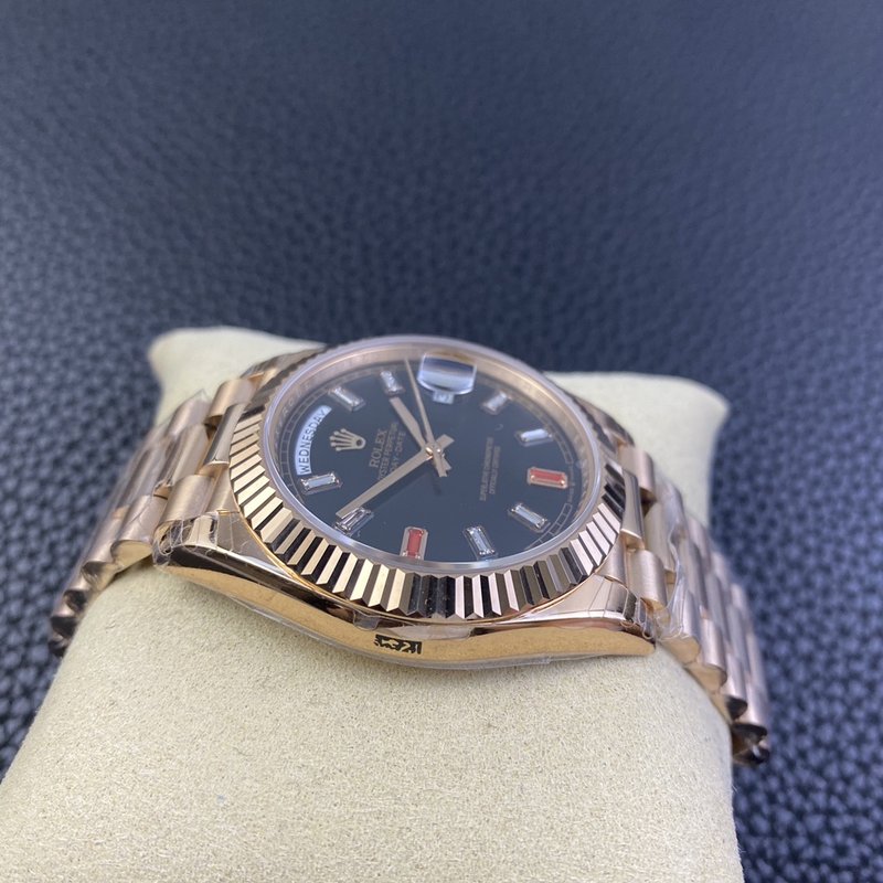 요일 날짜형 40MM 루비 다이얼 시계 001-184703