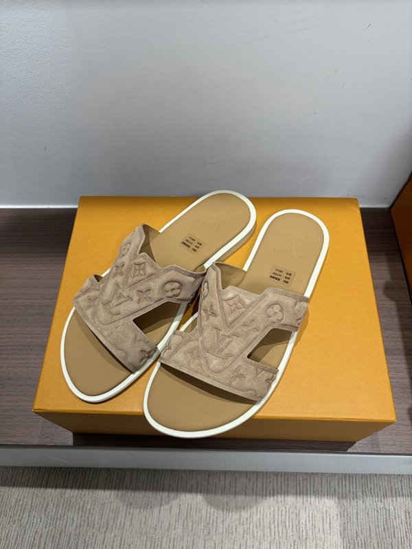 LV 남성 엠보싱 슬리퍼 여름 필수 001-185354