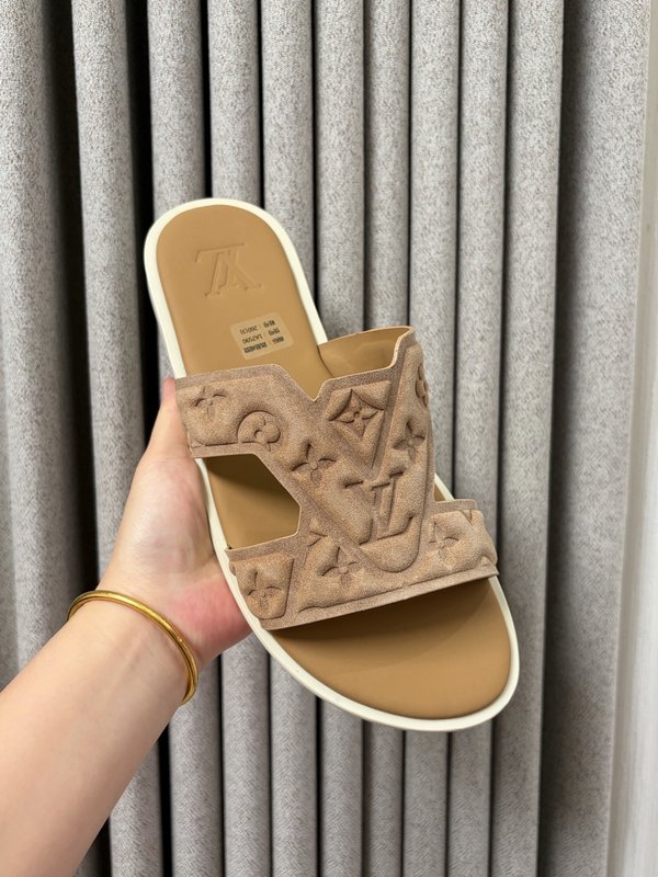 LV 남성 엠보싱 슬리퍼 여름 필수 001-185354
