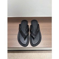 LV 남성 클래식 L 엠보스 가죽 슬리퍼 001-185363