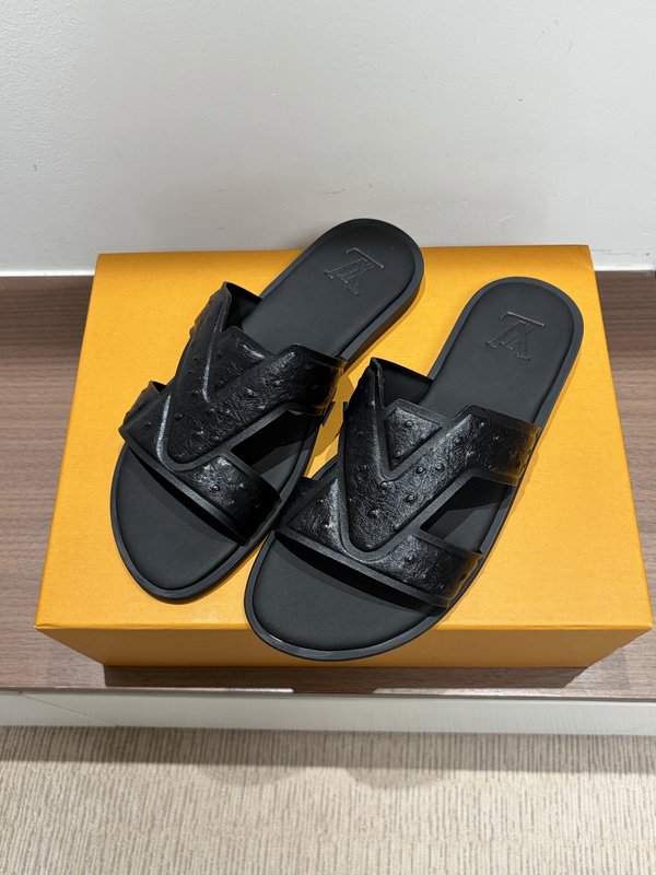 LV 남성 오스트리치 엠보 슬리퍼 001-185362