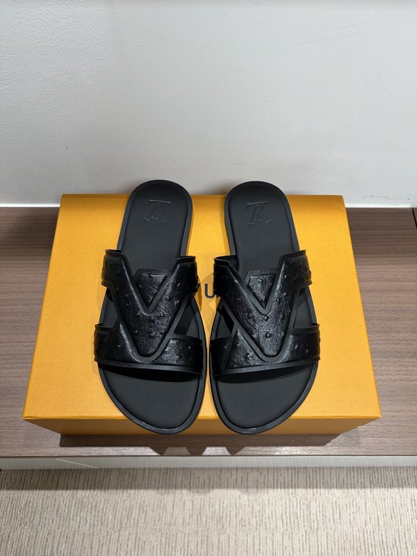 LV 남성 오스트리치 엠보 슬리퍼 001-185362