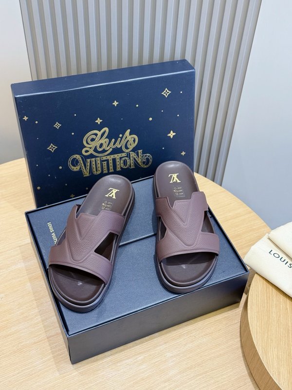LV 오아시스 스웨드 레더 샌들 001-185376