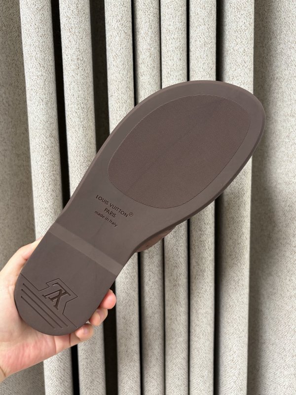 LV 남성 오스트리치 엠보슬리퍼 001-185377