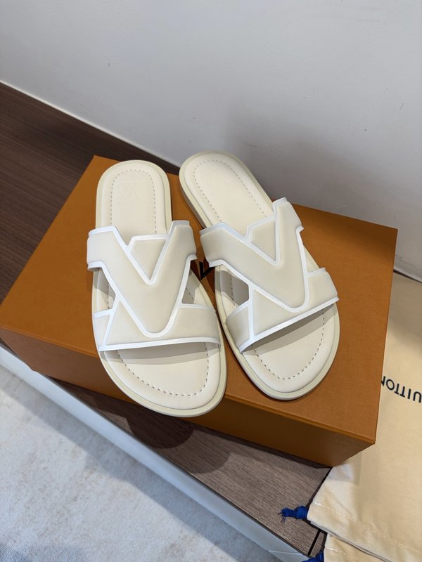 LV 루이비통 2026 년 V 타입 슬라이드 001-185442