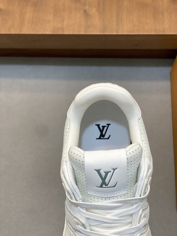 LV 트레이너 남성 화이트 스니커즈 001-185591