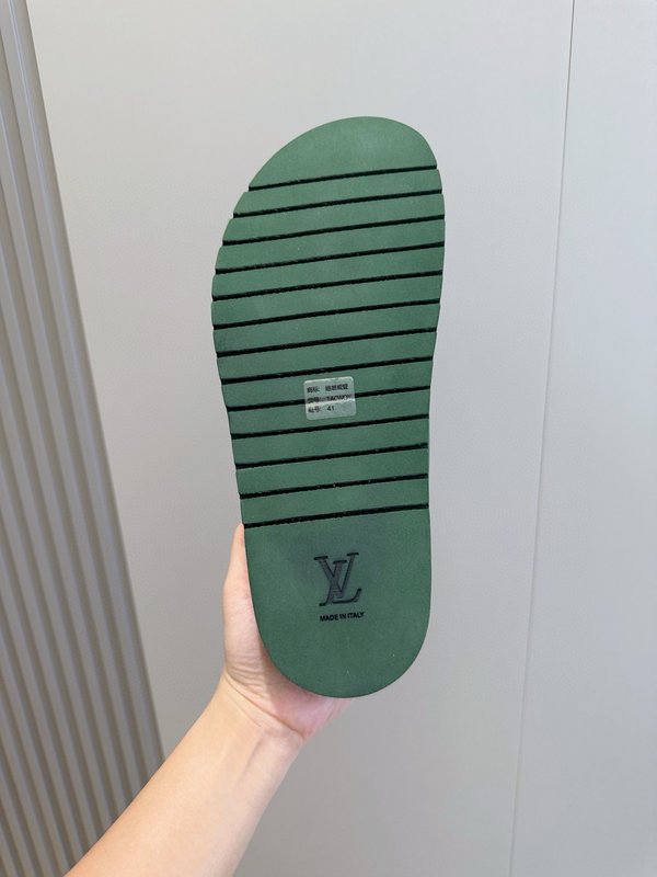 루이비통 P600 오아시스 남성 슬라이드 001-185688