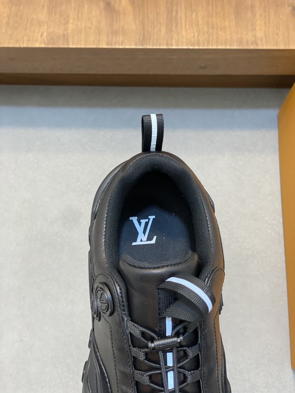 루이비통 LV 러시 시리즈 아웃도어 운동화 001-185718
