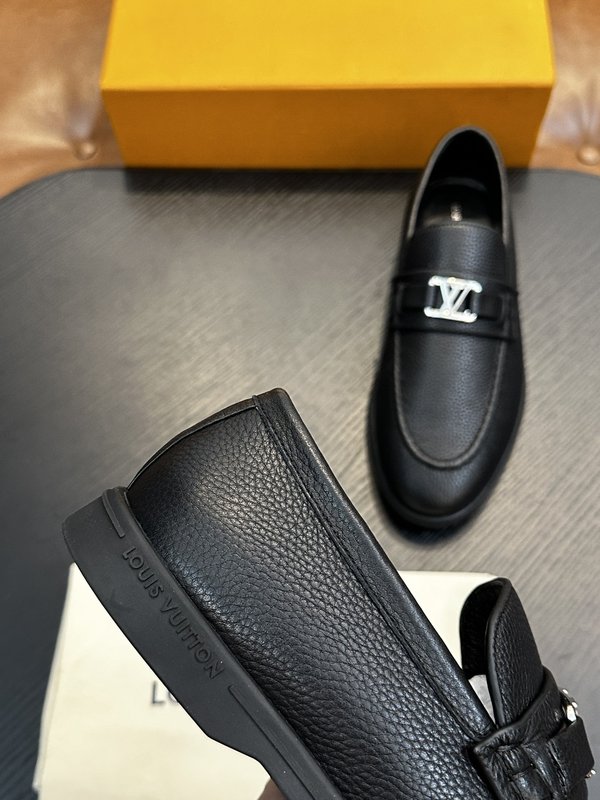 LV 남성 클래식 모노그램 로퍼 001-185753