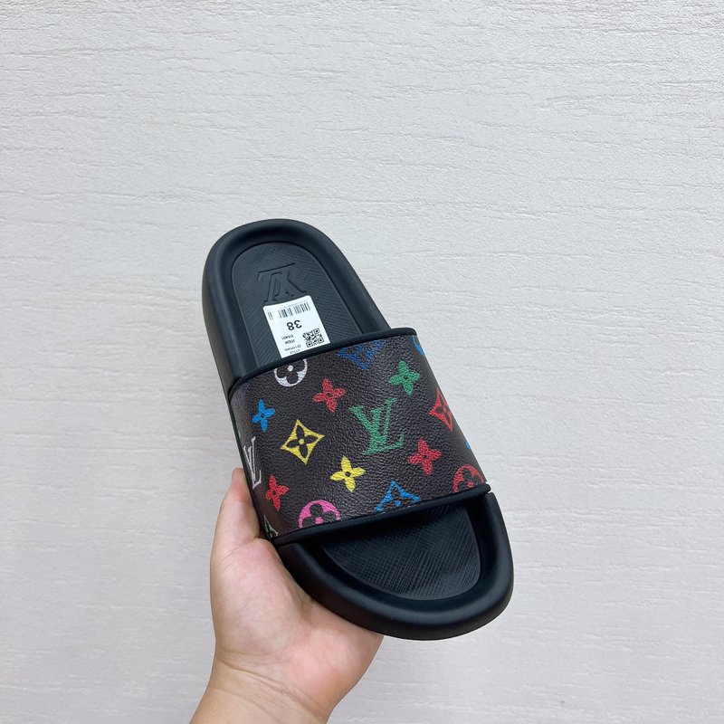 LV 루이비통 모노그램 엠보싱 러버 슬리퍼 001-185793