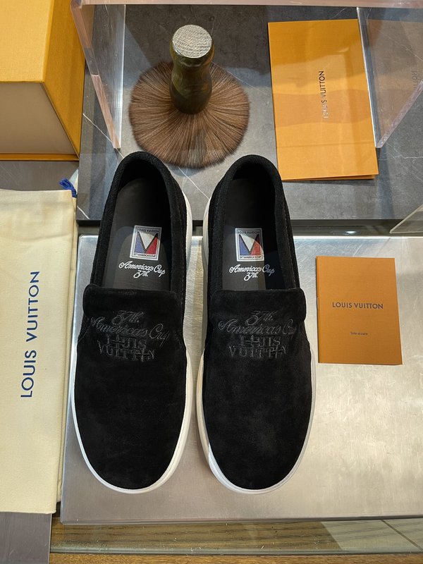 LV 패시픽 2024 남성 빵 로퍼 슈즈 001-185889