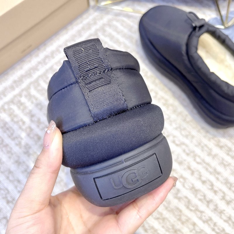 UGG F22 클래식 맥시 숏 부츠 001-185966
