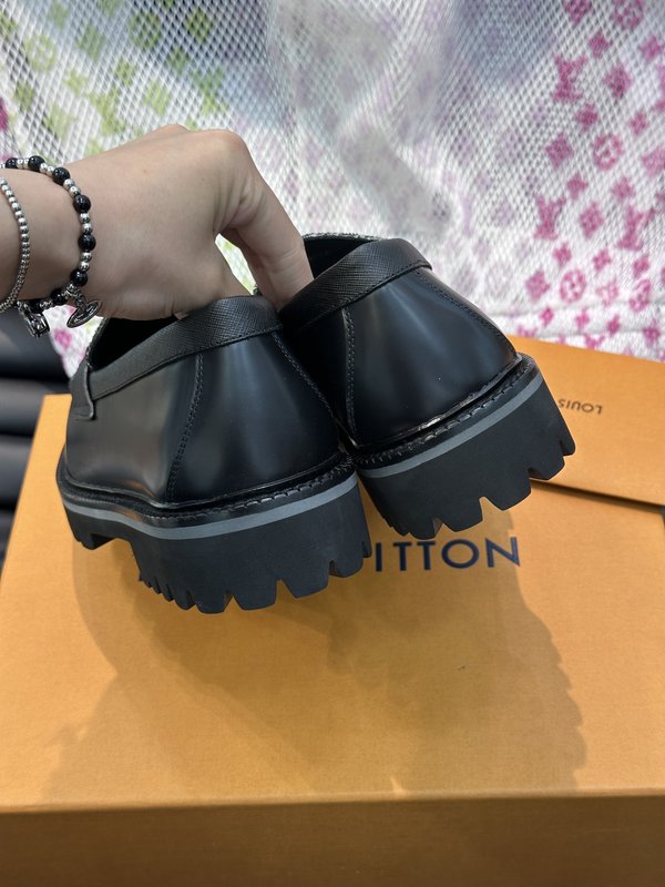 LV 남성 이탈리아 수입 소금성 로퍼 001-185970