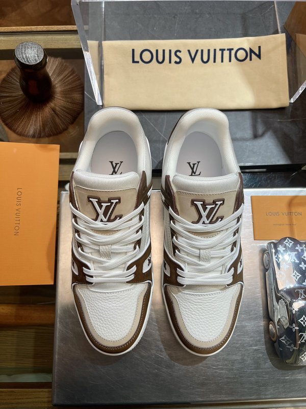 LV 트레이너 매트 브라운 스니커즈 001-185981