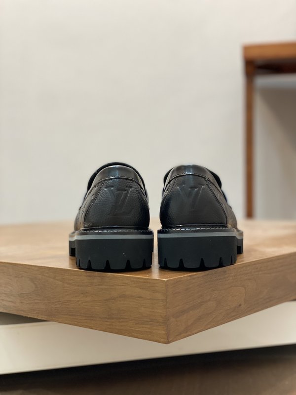 LV 찰리 시리즈 블랙 캐주얼 슈즈 001-185995