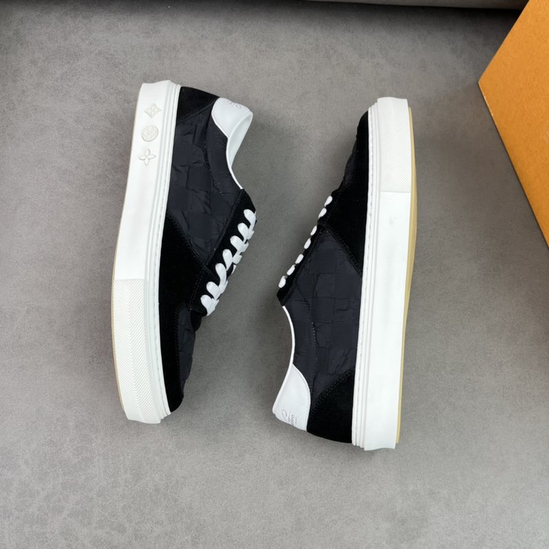 LV 남성 레이스업 캐주얼 스니커즈 P560 001-186091