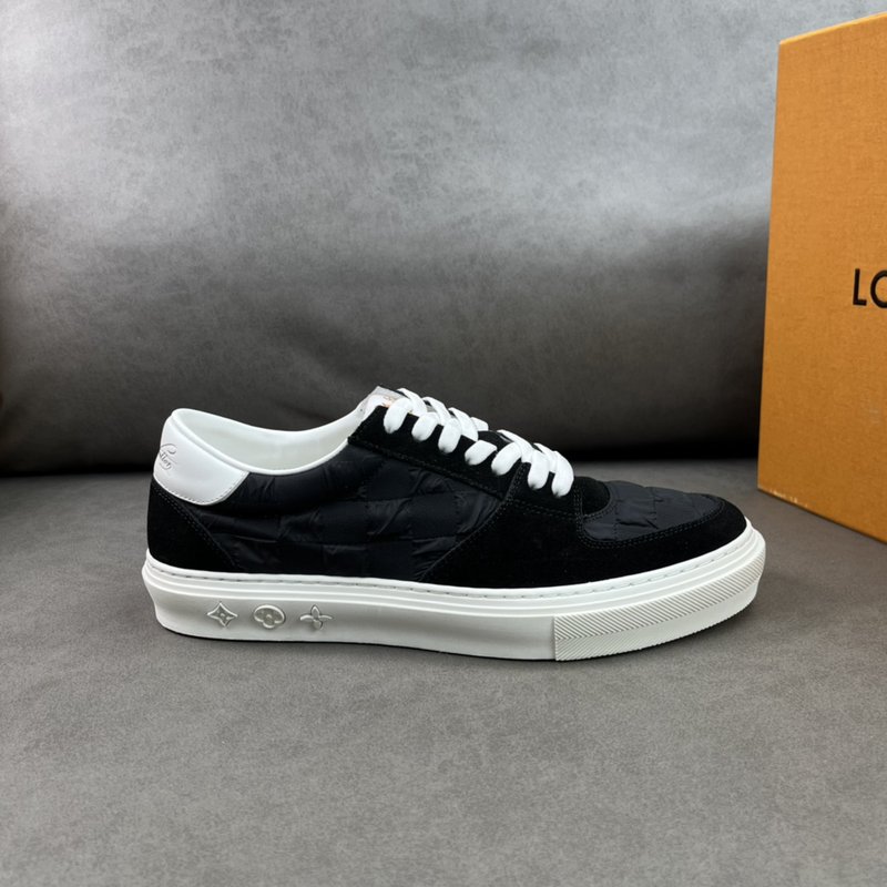 LV 남성 레이스업 캐주얼 스니커즈 P560 001-186091