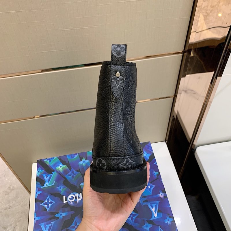 LV22 가을 겨울 남성 가죽 부츠 블랙 001-186096