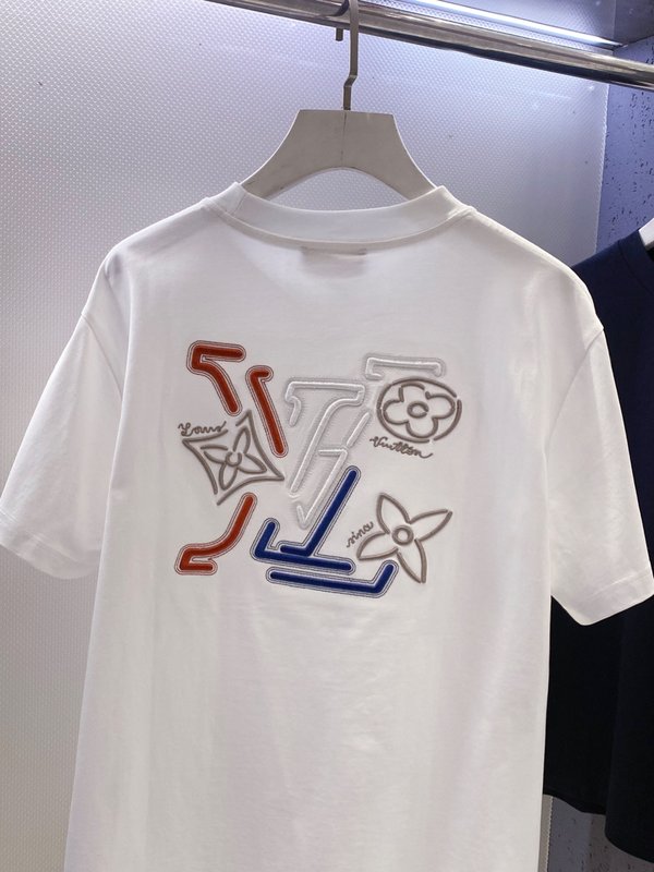 루이비통 앞뒤 로고 자수 오버핏 반팔 티셔츠 001-186400
