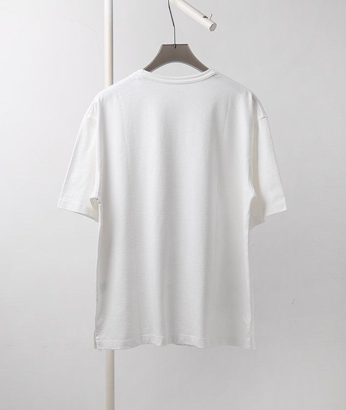 르메르 미니멀 포켓 드롭 숄더 티셔츠 001-186407