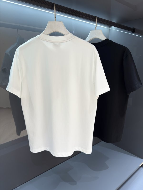 Moncler 남성 라운드넥 자수 반팔 티셔츠 001-186412