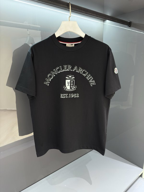 Moncler 남성 라운드넥 자수 반팔 티셔츠 001-186412