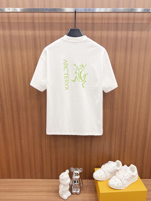 아크테릭스 입체 실리콘 로고 반팔 티셔츠 001-186629