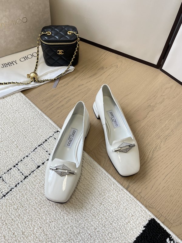 Jimmy Choo 양가죽 플라워 장식 뾰족코 플랫 슈 001-188106