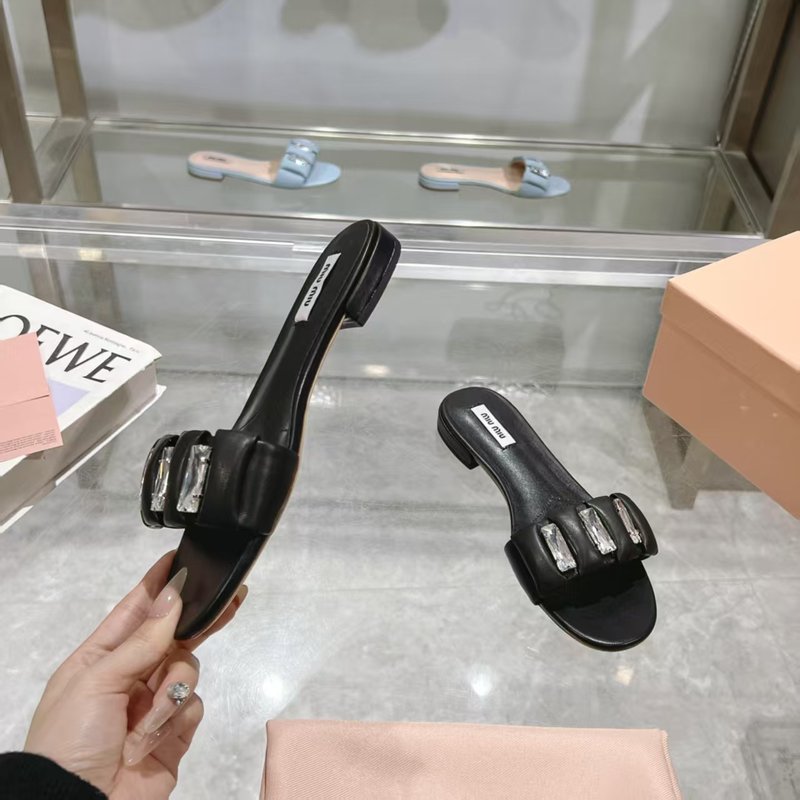 미우미우 여름 신상 다이아몬드 원스트랩 샌들 001-188300