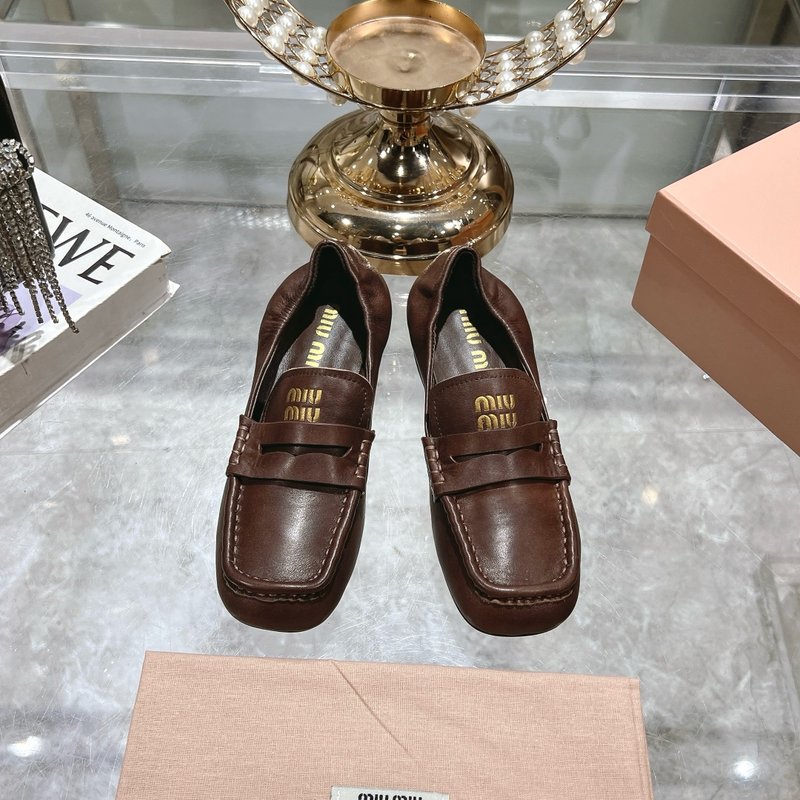미우미우早春신상 메리제인 발레리나 하이힐 원피스 001-188304