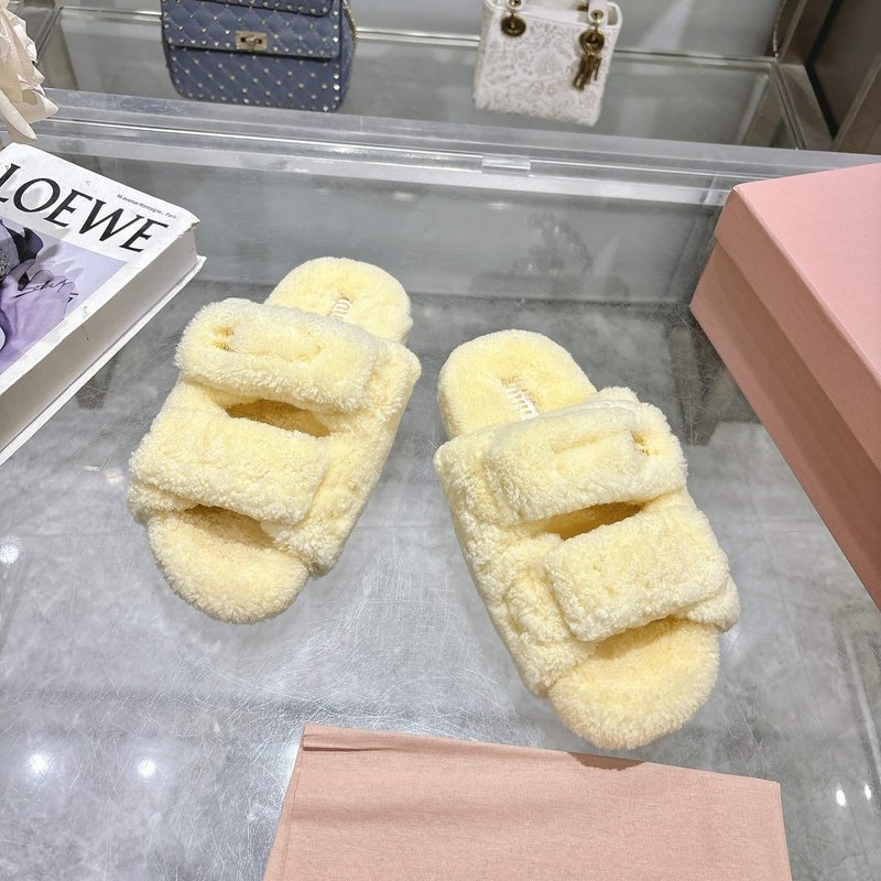 MIUMIU 클래식 가을 겨울 레터 퍼 슬리퍼 001-188345