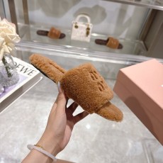미우미우 클래식 가을 겨울 레터 퍼 슬리퍼 001-188348