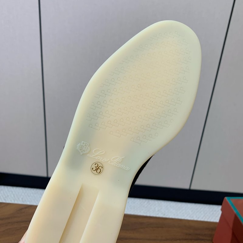 로로피아나 캐시미어 스트랩 로퍼 001-188461