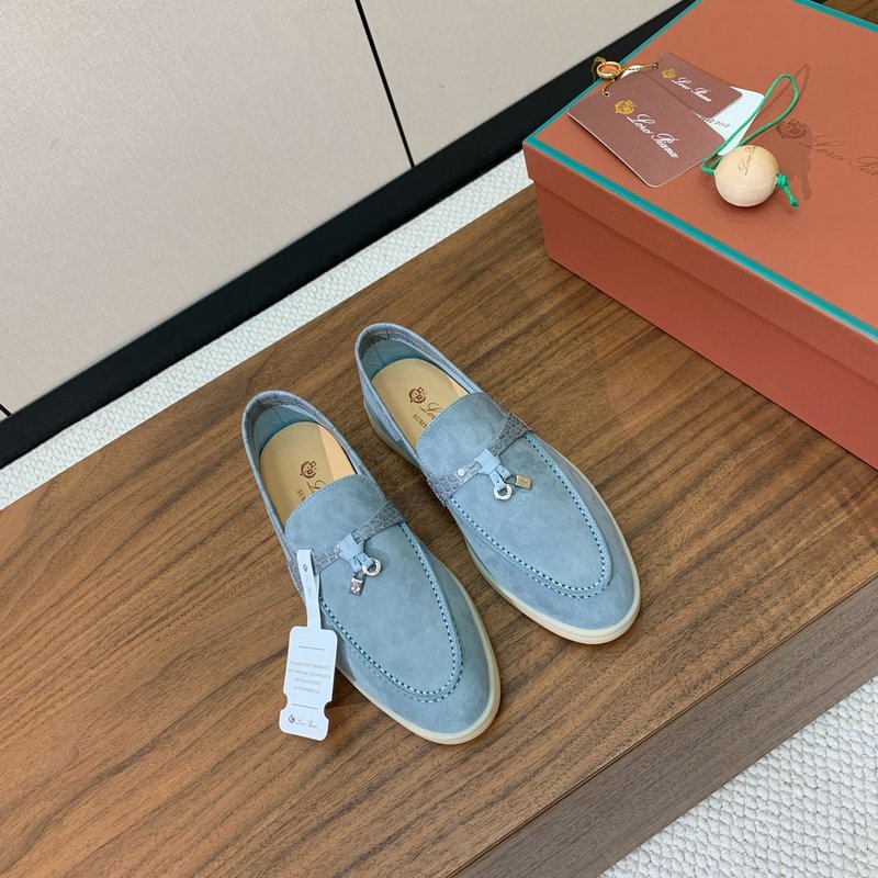 로로 피아나 스파이딩 스웨이드 로퍼 001-188476