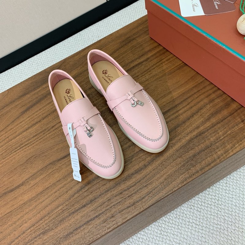 로로피아나 레더 로퍼 슈즈 001-188538