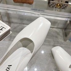 프라다 스퀘어 토 굽 높은 샌들 001-188651