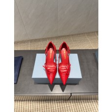 프라다 뾰족한 발가락 페이던트 펌프스 001-188756