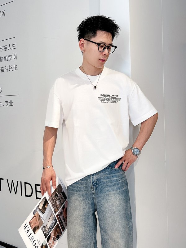 버버리 신상 반팔 라운드 티셔츠 001-189259