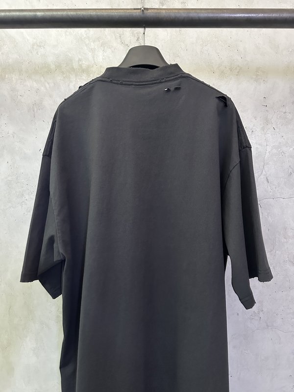 발렌시아가 시력표 프린트 데스트로이드 반팔 티셔츠 001-189381