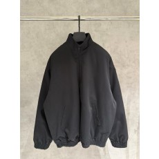 발렌시아가 쇼트 스탠드 칼라 다운 재킷 001-189534
