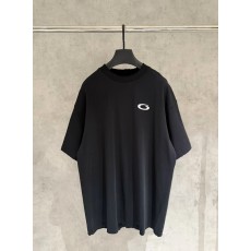 발렌시아가 자수 루즈핏 반팔 티셔츠 001-189536