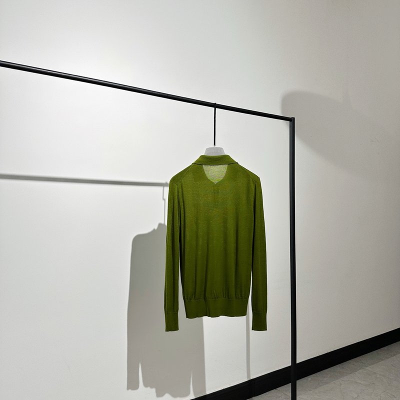 Kiton 올리브그린 칼라 울 니트 001-189890