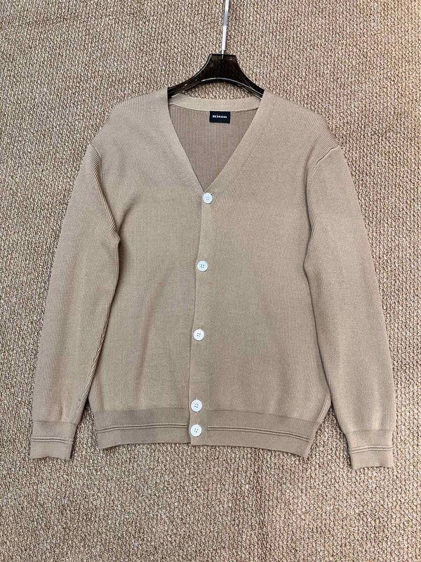 Kiton 남성 코튼 리오셀 블렌드 V 넥 니트 가디건 001-189898