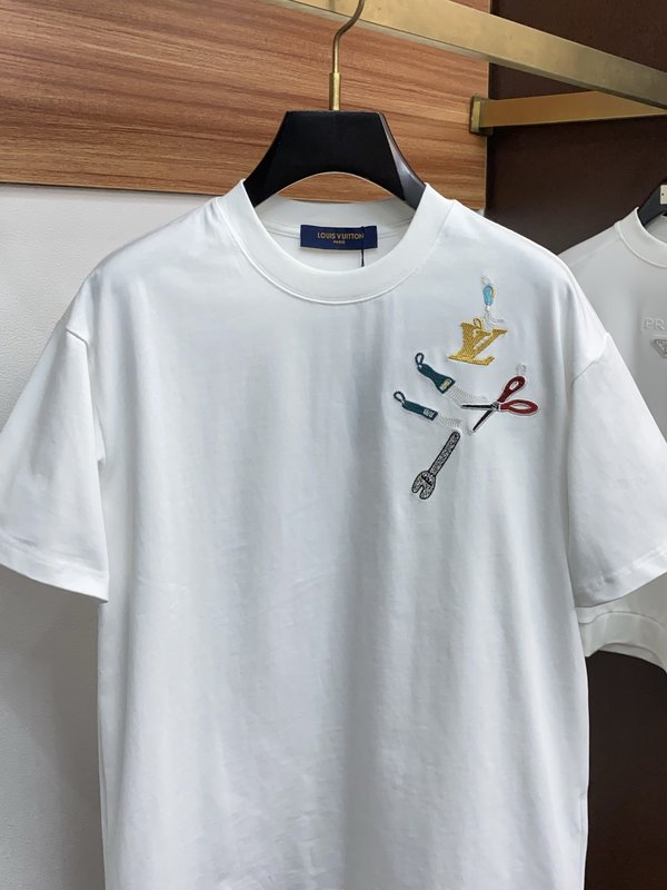 루이비통 남성 순면 라운드넥 반팔 티셔츠 001-190012
