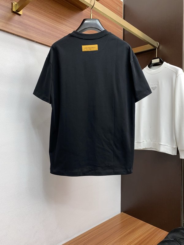 루이비통 남성 순면 라운드넥 반팔 티셔츠 001-190070