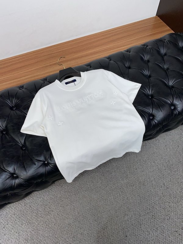 루이비통 남성 패션 캐주얼 반팔 티셔츠 001-190159