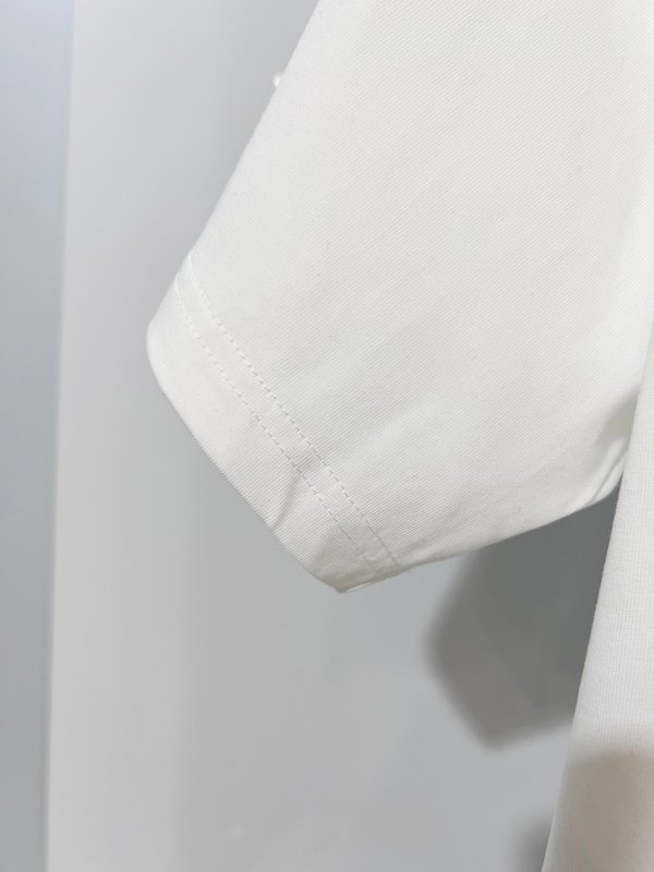 루이비통 울프 헤드 자수 라운드넥 반팔 티셔츠 001-190333