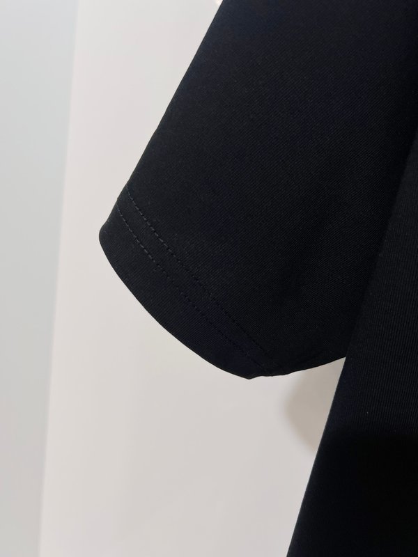 루이비통 라운드넥 반팔 티셔츠 요트 자수 001-190334
