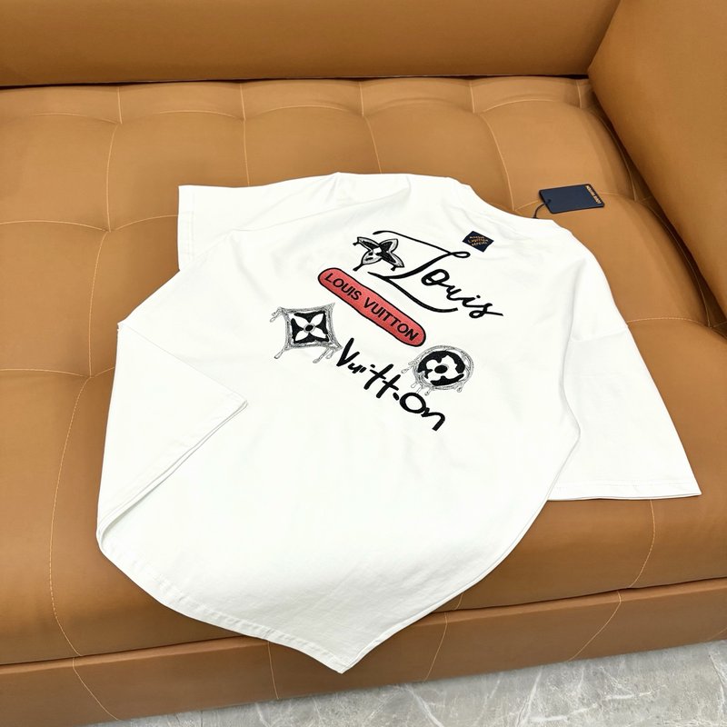 루이비통 자수 로고 반팔 티셔츠 001-190406