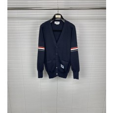 톰브라운 클래식 더블 스트라이프 울 카디건 001-190727